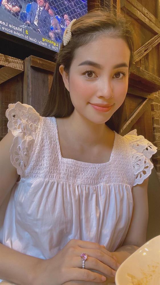 Cô dâu sắp lên xe hoa Phạm Hương dưỡng da như thế nào để đẹp không tì vết?-1