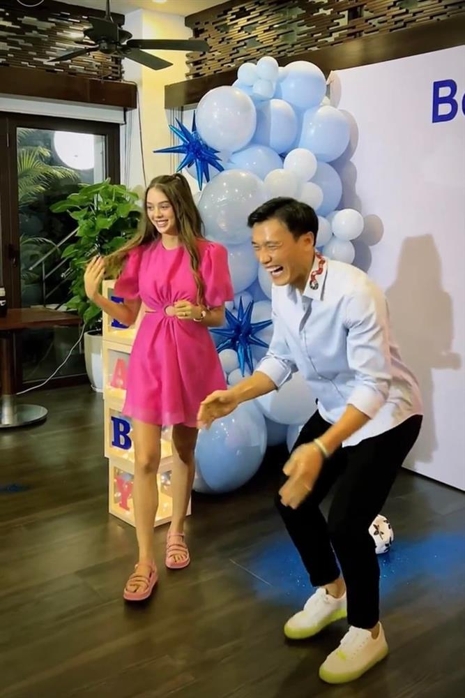 Cuộc sống vợ chồng son Bùi Tiến Dũng sau gần 2 tháng về chung nhà-3