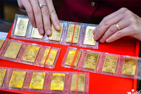 Giá vàng hôm nay 13/7: Mất động lực tăng giá, lo lắng 1 đợt bán tháo