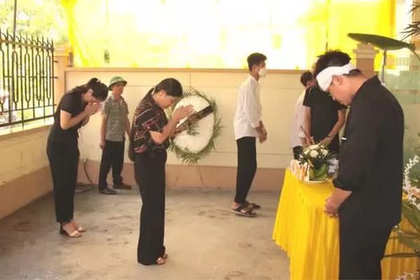 Xóm làng, người thân, bạn học nghẹn lòng tiễn nam sinh lớp 10 xấu số về đất mẹ ngàn thu-15