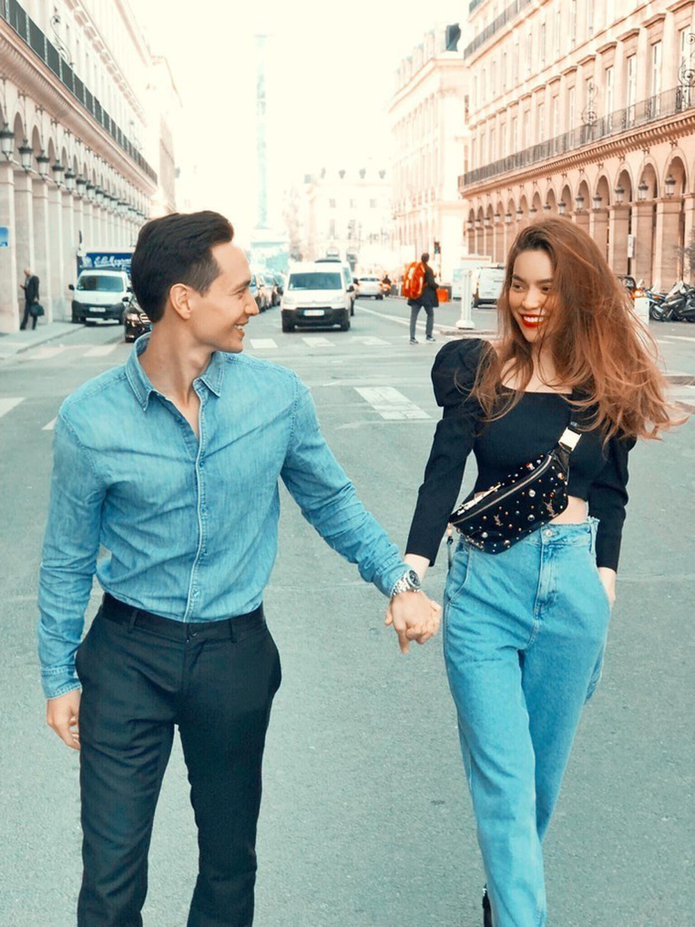 Hà Hồ đưa Lisa, Leon sang Thuỵ Điển thăm bố mẹ Kim Lý, hé lộ thêm không gian yên bình của gia đình chồng-1