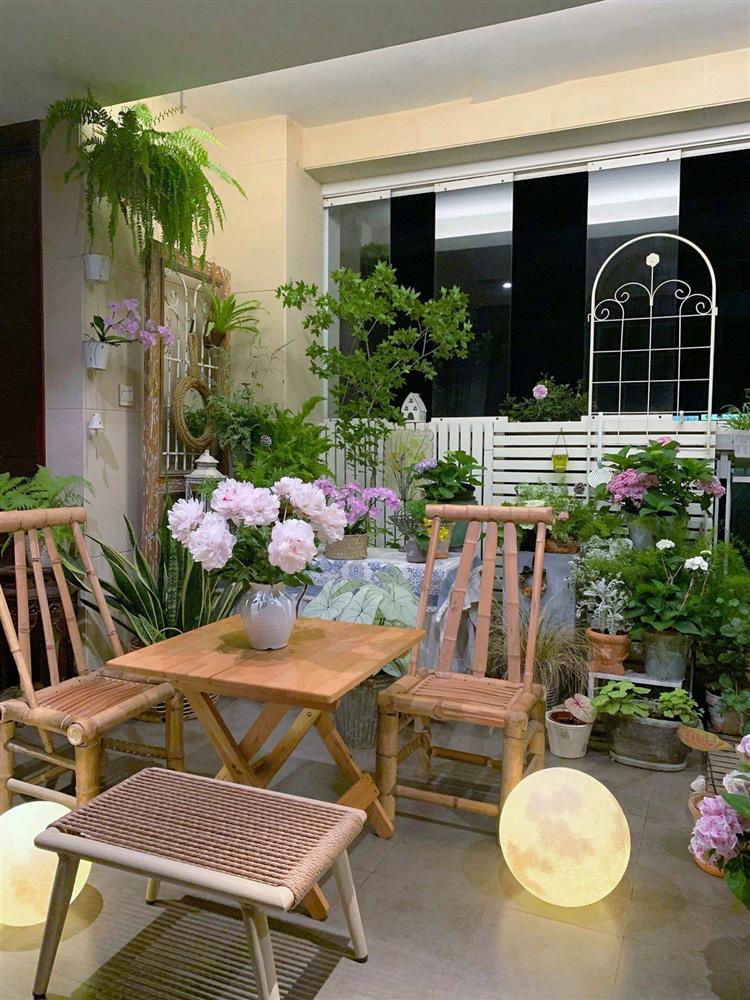 Chẳng cần sân, mẹ đảm vẫn có được khu vườn bốn mùa xanh mướt tại ban công-12