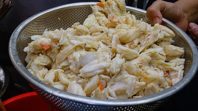 Quán bánh canh cua bị tố chặt khách 700.000 đồng⁄tô: 20 năm trước đã bán 300.000 đồng-4