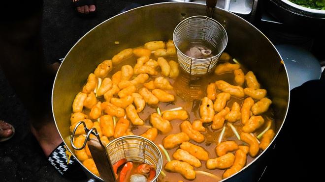 Quán bánh canh cua bị tố chặt khách 700.000 đồng⁄tô: 20 năm trước đã bán 300.000 đồng-8