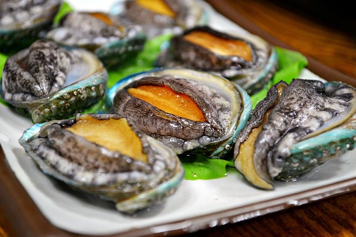 Bất ngờ về nguồn gốc của bào ngư tươi sống giá siêu rẻ” chỉ 25 nghìn đồng/con-1