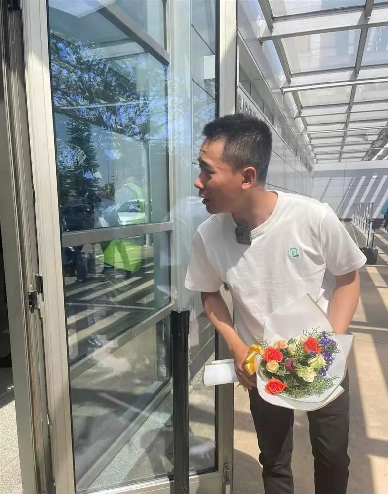 Quang Linh Vlog nhập hội follow mình em, người ấy là ai?-2