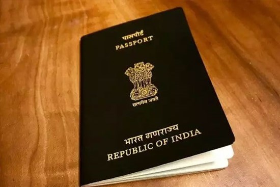 Xé hộ chiếu để giấu vợ chuyến đi nước ngoài với bồ, ông chồng bị bắt