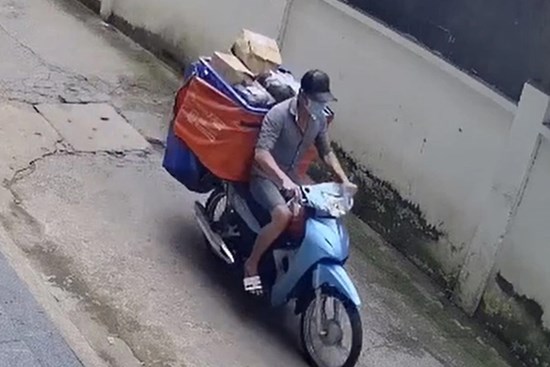 Bắt nghi phạm trộm xe máy của nam shipper ở TP.HCM