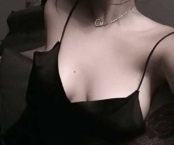 7 nốt ruồi vượng tướng tu 10 đời mới có, đừng dại tẩy đi kẻo tài lộc bay biến hết, nghèo suốt kiếp-2