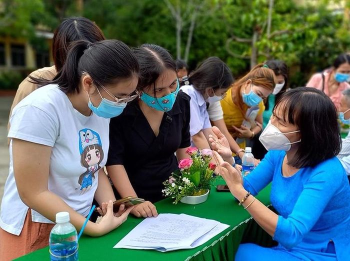 Phụ huynh, học sinh thấp thỏm chọn tổ hợp môn, chờ xếp lớp 10-1