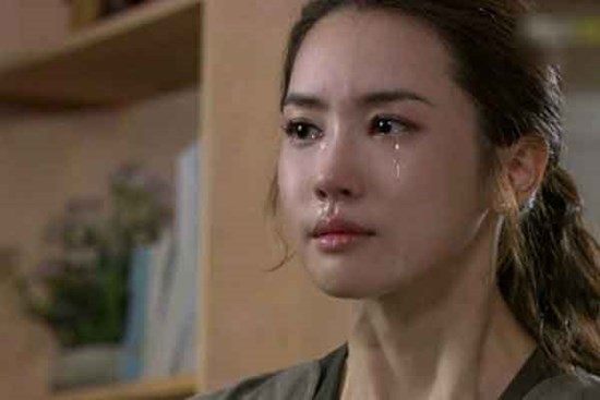 Về thăm bố mẹ chồng, tôi nghẹn ngào khi nhìn vào phòng ngủ của ông bà