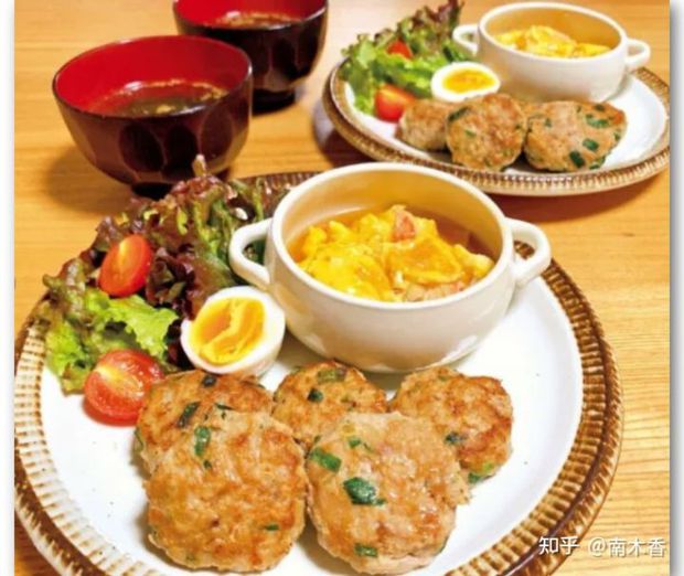 Bữa ăn của dân văn phòng ở Nhật: Người thì nhịn ăn để tiết kiệm, người thì gồng mình thắt chặt chi tiêu để không bỏ bữa-5