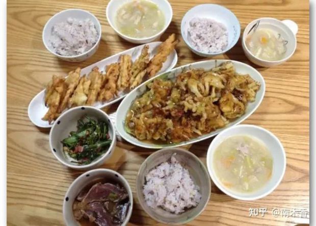 Bữa ăn của dân văn phòng ở Nhật: Người thì nhịn ăn để tiết kiệm, người thì gồng mình thắt chặt chi tiêu để không bỏ bữa-7