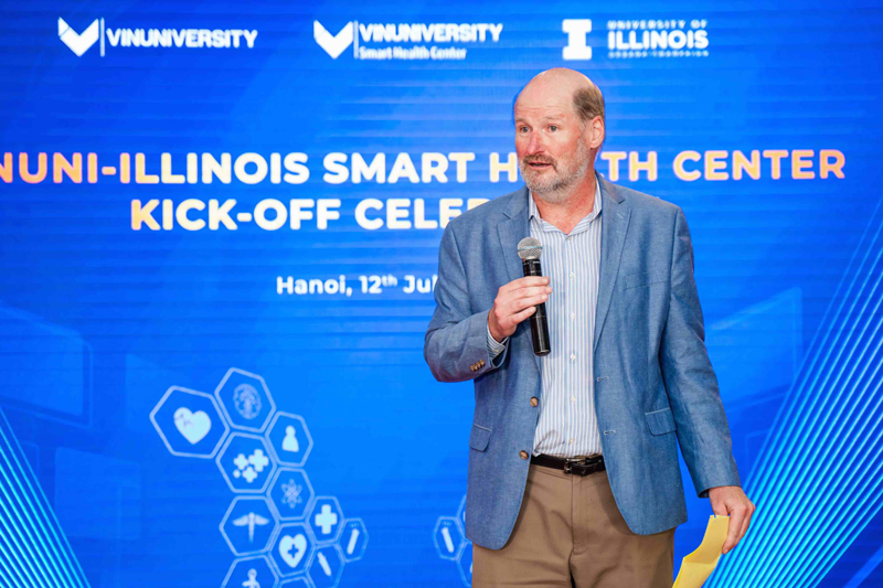 Ra mắt trung tâm nghiên cứu sức khỏe thông minh tại VinUni-5