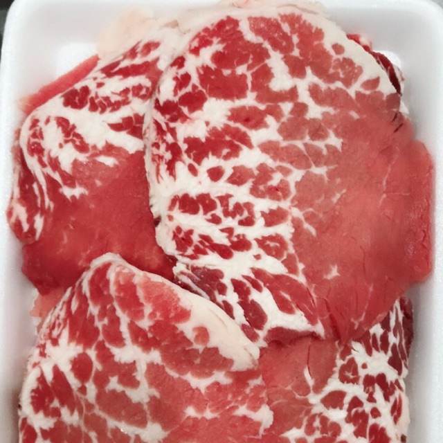 Chị em rủ nhau săn thịt u hoa bò, giá hơn 300k/kg nhưng lúc nào cũng cháy hàng-2