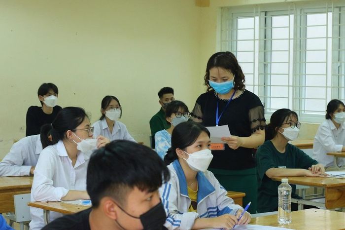 Các chiêu gian lận tinh vi ở kỳ thi tốt nghiệp 2022-2