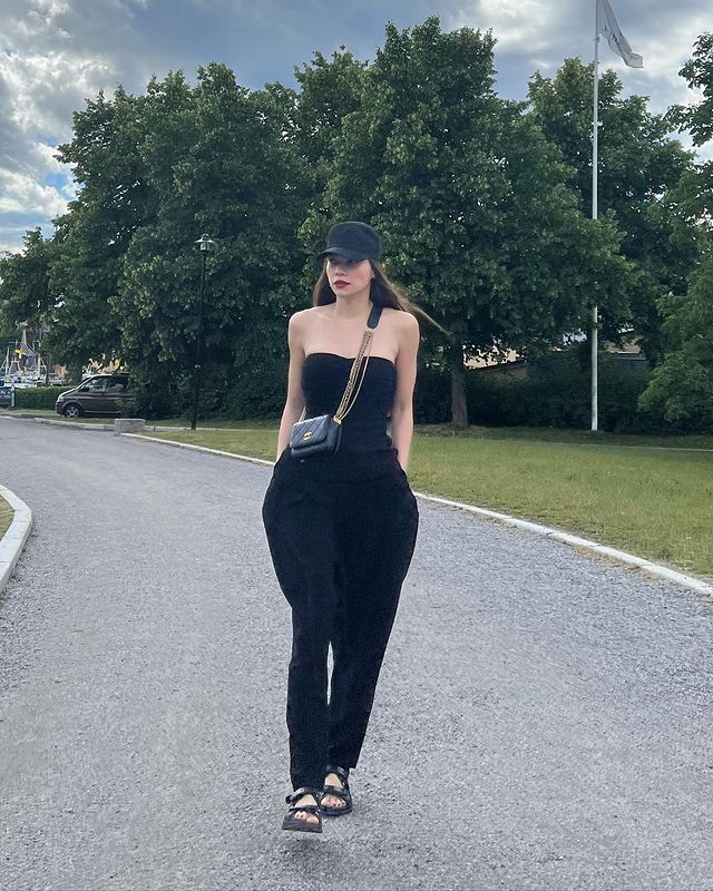 Để Hồ Ngọc Hà chỉ bạn cách diện đồ đi du lịch đơn giản, thoải mái mà vẫn sành điệu ngút ngàn-4