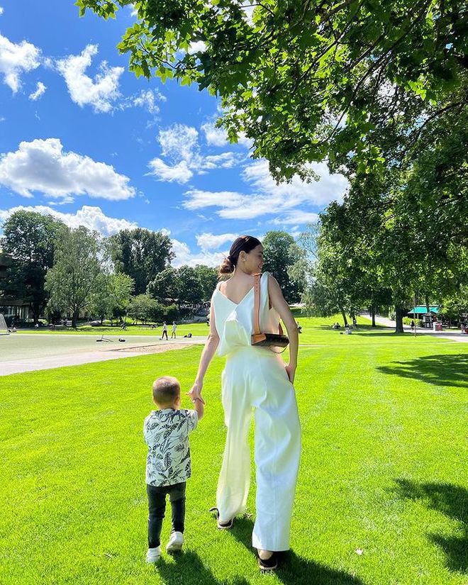 Để Hồ Ngọc Hà chỉ bạn cách diện đồ đi du lịch đơn giản, thoải mái mà vẫn sành điệu ngút ngàn-7