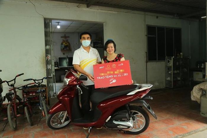 MC Quyền Linh: Tôi nhắm mắt lại là thấy sự ám ảnh-3