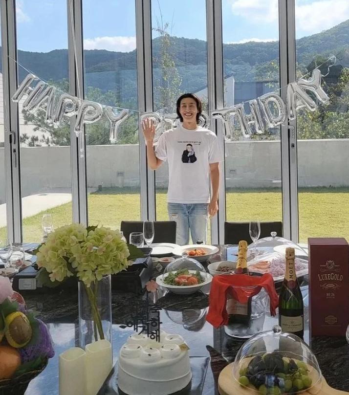 Nhà đẹp choáng ngợp của diễn viên Thư Ký Kim Sao Thế?-9