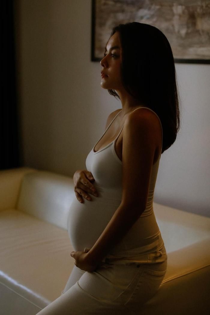 Mẹ bầu Phạm Quỳnh Anh rạng ngời trong tháng cuối thai kì, tiết lộ thời gian lâm bồn-1