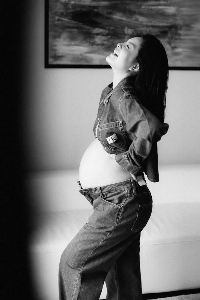 Mẹ bầu Phạm Quỳnh Anh rạng ngời trong tháng cuối thai kì, tiết lộ thời gian lâm bồn-4