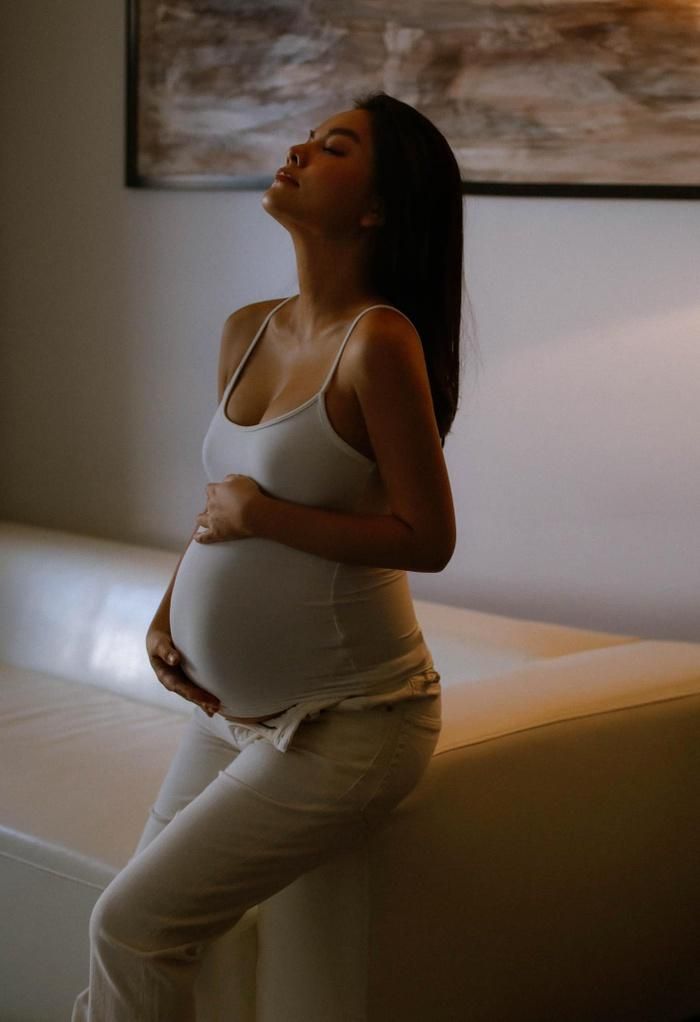 Mẹ bầu Phạm Quỳnh Anh rạng ngời trong tháng cuối thai kì, tiết lộ thời gian lâm bồn-2