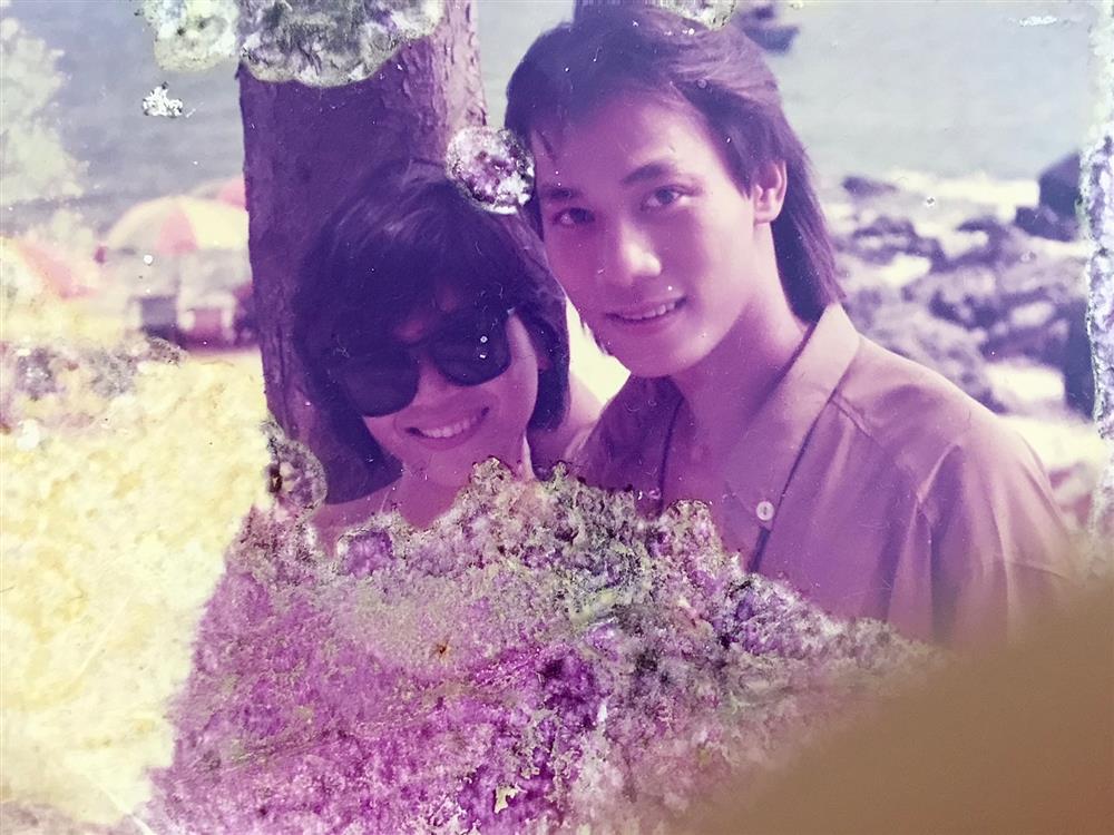 Ở trời Tây, người đàn ông thành công cưa đổ con gái rượu nhà tiệm bánh mỳ lâu đời nhất Vũng Tàu: Ngất ngây với ảnh cưới 31 năm trước-2