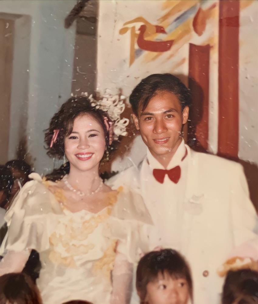 Ở trời Tây, người đàn ông thành công cưa đổ con gái rượu nhà tiệm bánh mỳ lâu đời nhất Vũng Tàu: Ngất ngây với ảnh cưới 31 năm trước-3