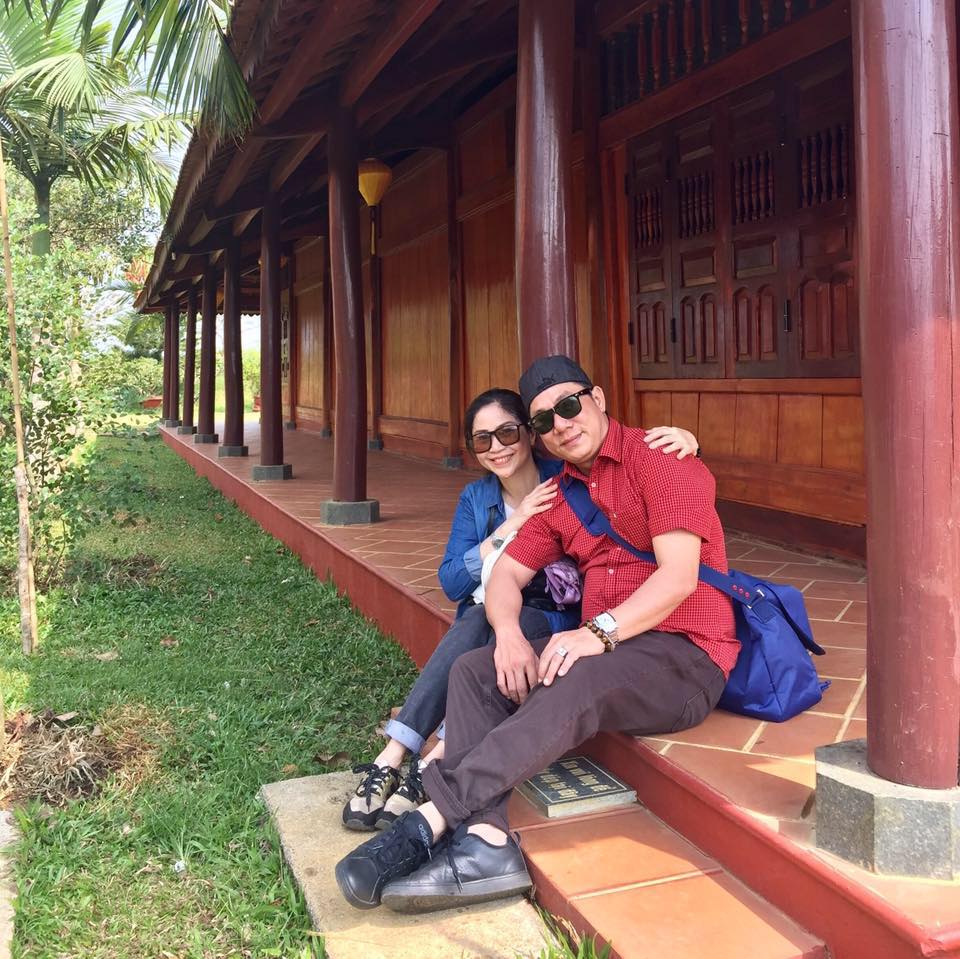 Ở trời Tây, người đàn ông thành công cưa đổ con gái rượu nhà tiệm bánh mỳ lâu đời nhất Vũng Tàu: Ngất ngây với ảnh cưới 31 năm trước-6