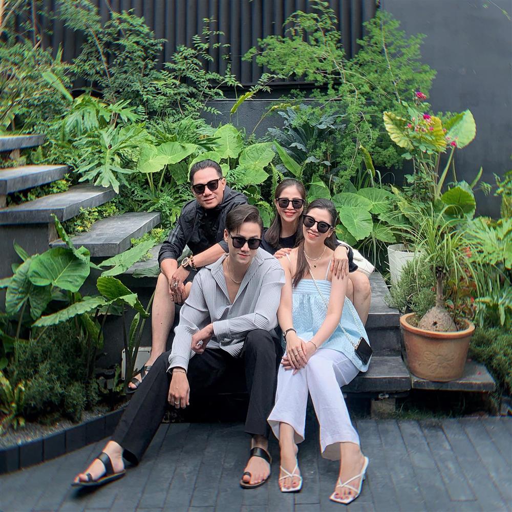 Ở trời Tây, người đàn ông thành công cưa đổ con gái rượu nhà tiệm bánh mỳ lâu đời nhất Vũng Tàu: Ngất ngây với ảnh cưới 31 năm trước-12