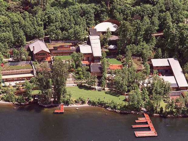 Bill Gates nói sẽ quyên toàn bộ tài sản cho từ thiện, nhưng trước đó phải sống như một tỷ phú đúng nghĩa đã!-3