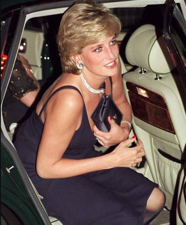 Tiết lộ lý do đau lòng vì sao Công nương Diana luôn phải mặc lại trang phục của mình nhiều lần-6