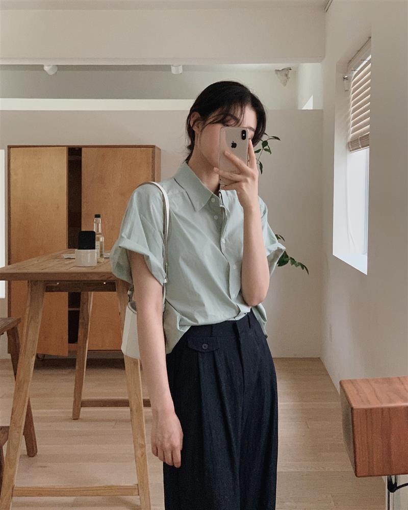 6 mẫu áo công sở hack tuổi hiệu quả nhất, mà vẫn chuẩn thanh lịch-19