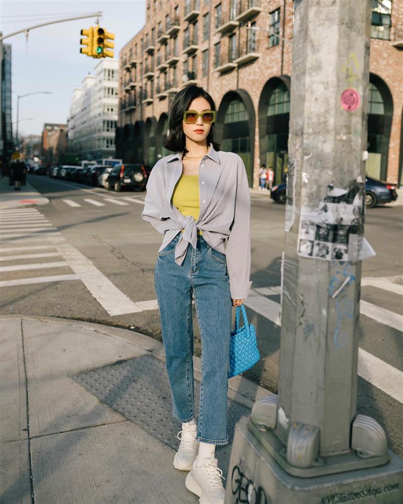 6 mẫu áo công sở hack tuổi hiệu quả nhất, mà vẫn chuẩn thanh lịch-24