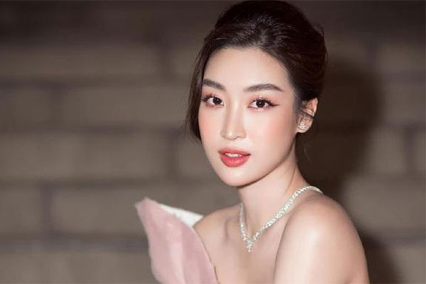 Đỗ Mỹ Linh xuất hiện công khai trong buổi tiệc của nhà chồng tương lai-4