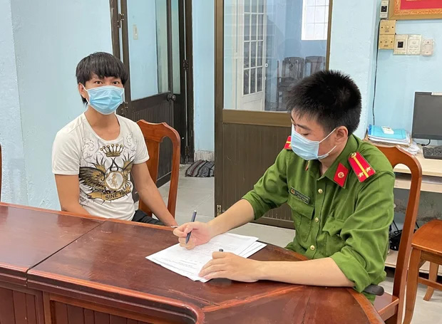 Bắt đối tượng truy nã nguy hiểm, nhiều lần giao cấu với trẻ em rồi quay clip nóng-2