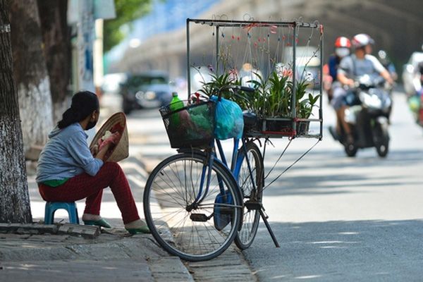 Nữ chủ quán cà phê bị tấn công dã man vì diện nhiều trang sức-2