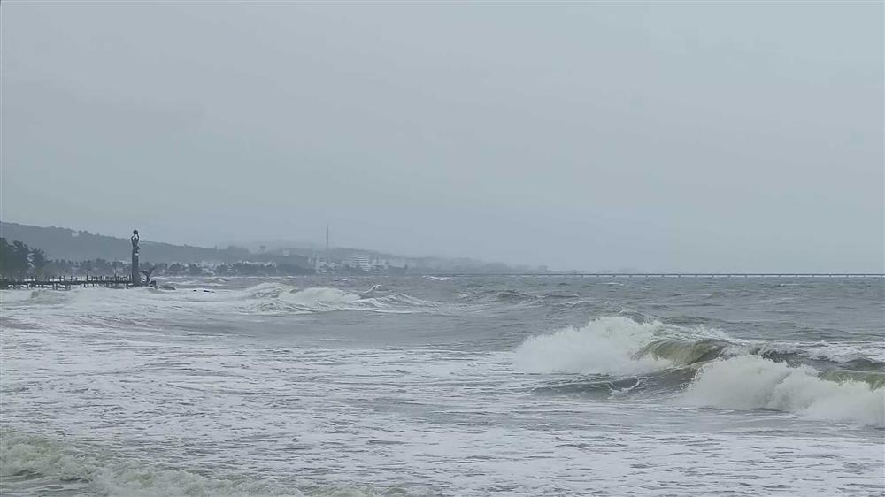 Khách đồng loạt hủy tour Phú Quốc vì mưa bão, công ty du lịch lỗ cả tỷ đồng-2