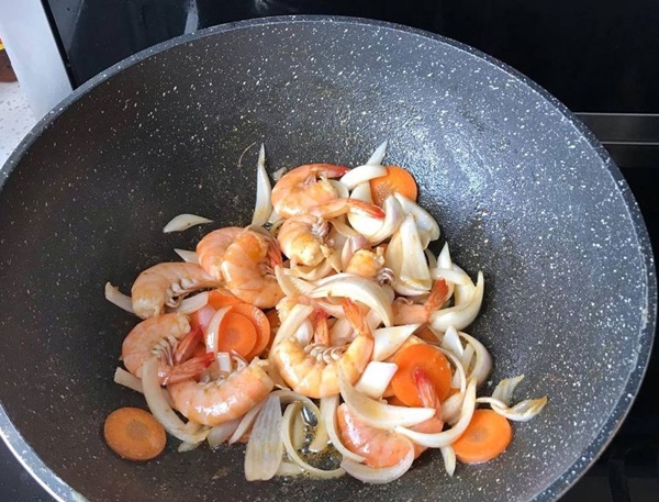 Dạy bạn cách làm mì xào thơm ngon béo ngậy, giàu dinh dưỡng, người lớn và trẻ nhỏ đều thích ăn-9