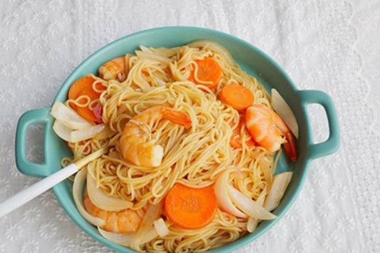 Dạy bạn cách làm mì xào thơm ngon béo ngậy, giàu dinh dưỡng, người lớn và trẻ nhỏ đều thích ăn