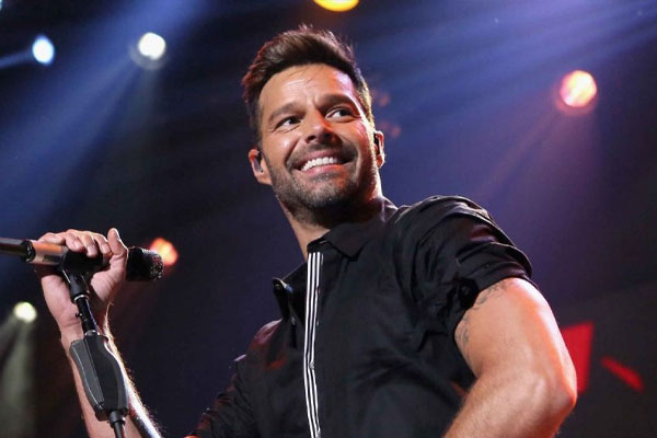 Ricky Martin phủ nhận tuyên bố gây sốc về mối quan hệ loạn luân với cháu trai-1