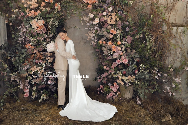 Hé lộ ảnh cưới của Phạm Hương và ông xã doanh nhân: Cô dâu đẹp tựa nàng thơ, chú rể gây chú ý vì điều này-1