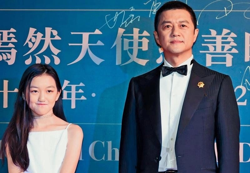 Lý Á Bằng chìm trong đống nợ ở tuổi 51-4