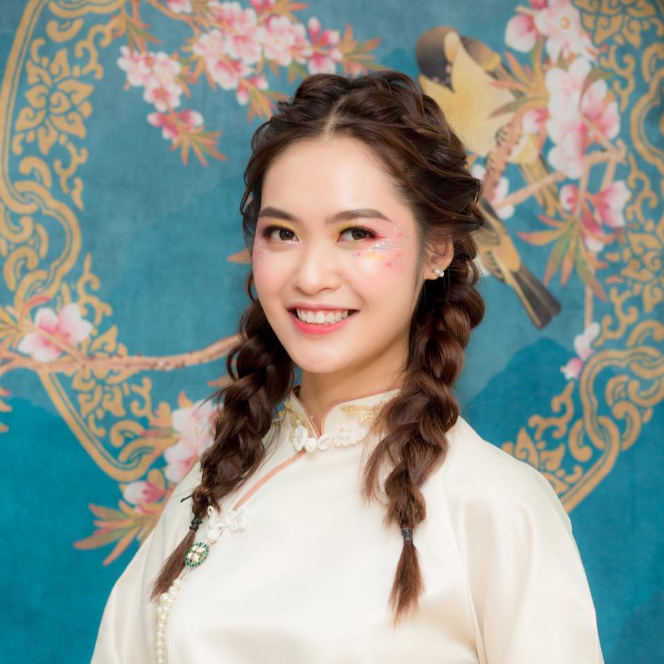 Nông Thúy Hằng - Tân Hoa hậu các dân tộc Việt Nam: Từng là học sinh giỏi Quốc gia, hình ảnh đời thường gây bất ngờ-7