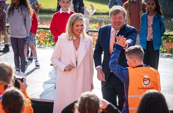 Hoàng hậu quốc dân với hành trình gian nan chinh phục quê hương chồng và nỗi buồn sâu thẳm bên trong-8