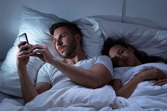 Chồng bất ngờ bị người lạ mặt gây sự, vợ sốc nặng khi biết sự thật vì sao chồng lại bị như thế