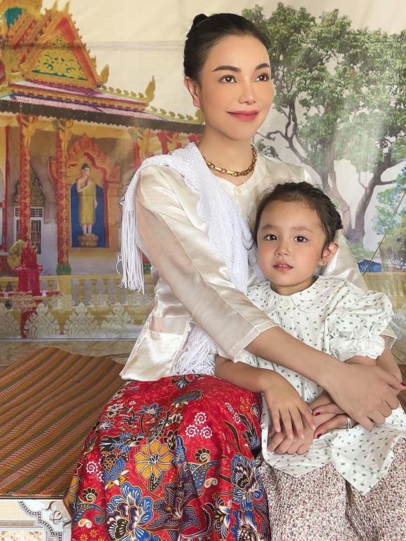 Nữ ca sĩ từng bỏ du học ở lại sinh con nay có cuộc sống viên mãn, chia sẻ vài bức ảnh mà được khen dạy con khéo-4