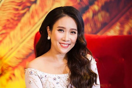 13 tuổi đi hát chuyên nghiệp, 34 tuổi là NSƯT, cuộc sống của Vân Khánh ở tuổi 44 ra sao?