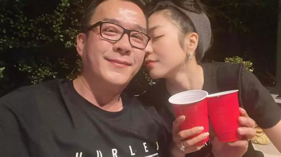 Hà Thanh Xuân bị nói đến với vua cá Koi vì tiền, ông xã đáp gắt: Không có não hoặc não bộ bị tê liệt-4